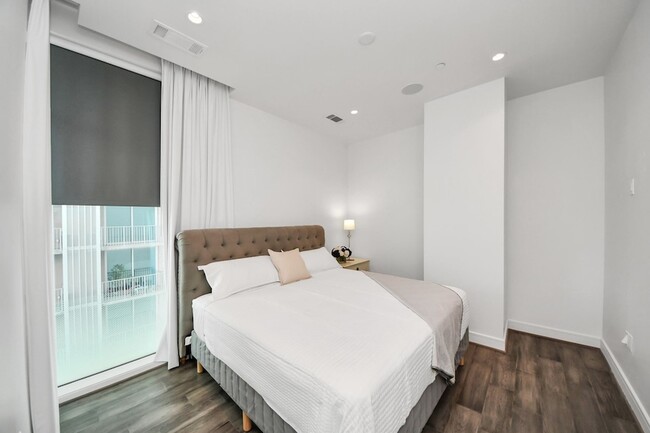 Building Photo - 4521 San Felipe St