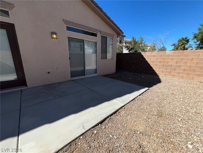 Building Photo - 10780 Valencia Hills St