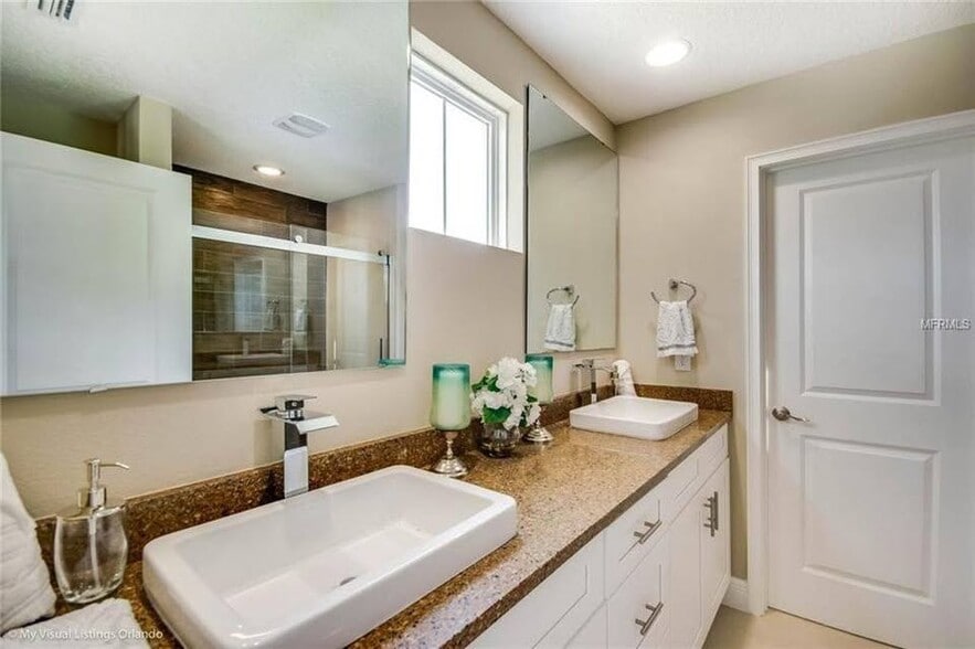 Building Photo - 1229 E Muriel St