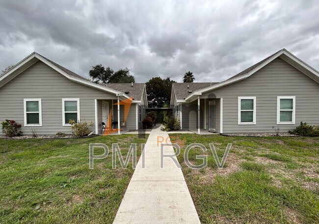 Building Photo - 1420 Quitaca Dr