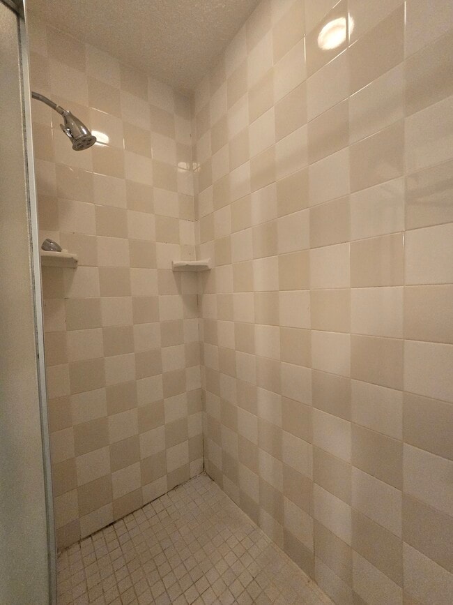 Building Photo - 811 Marvin St