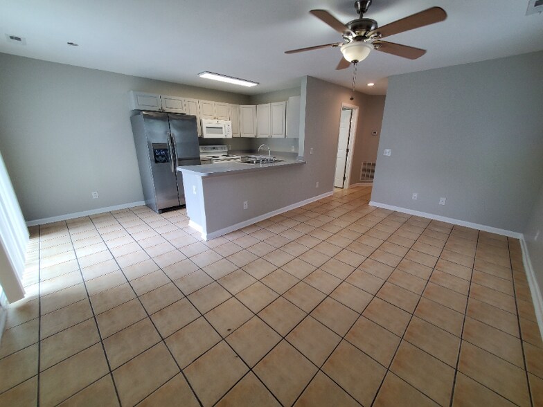 Building Photo - 4093 Mica Ave