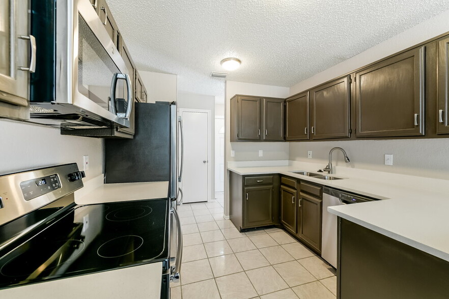 Building Photo - 907 Cedar Run Dr