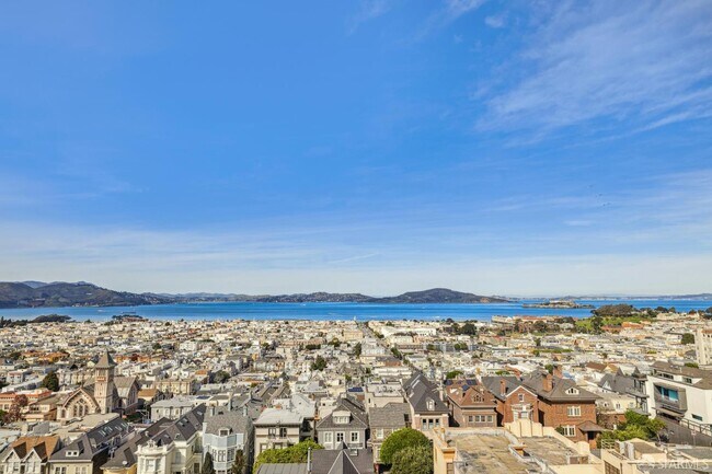 Building Photo - 2336 Broadway