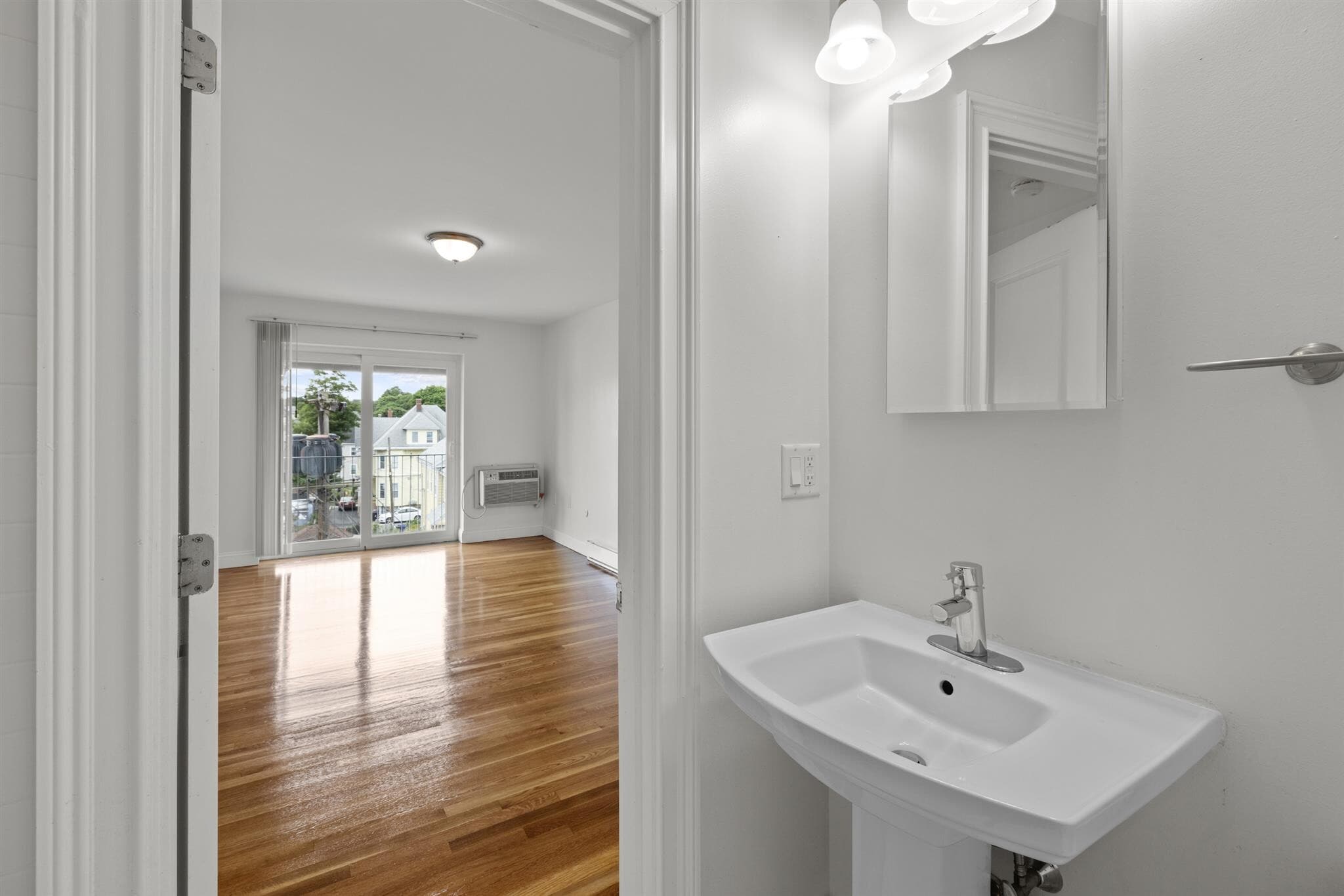 Building Photo - 134 Summer St