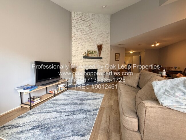 Building Photo - 726 Country Pl Dr