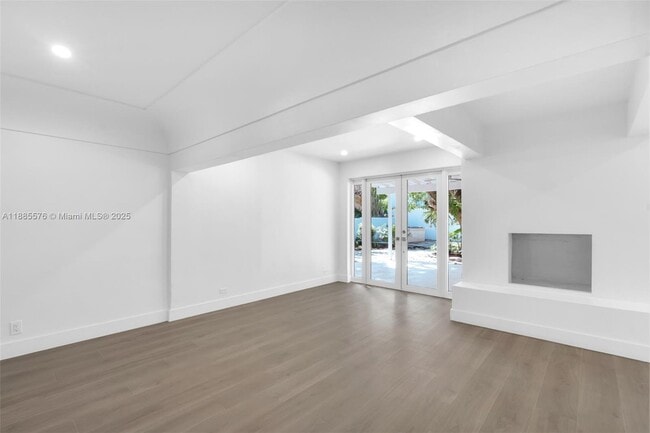 Building Photo - 520 NE 50th Terrace