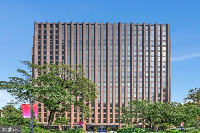 Building Photo - 1601 Cherry St
