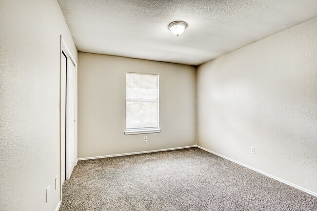 Building Photo - 9342 Bowmore Ct