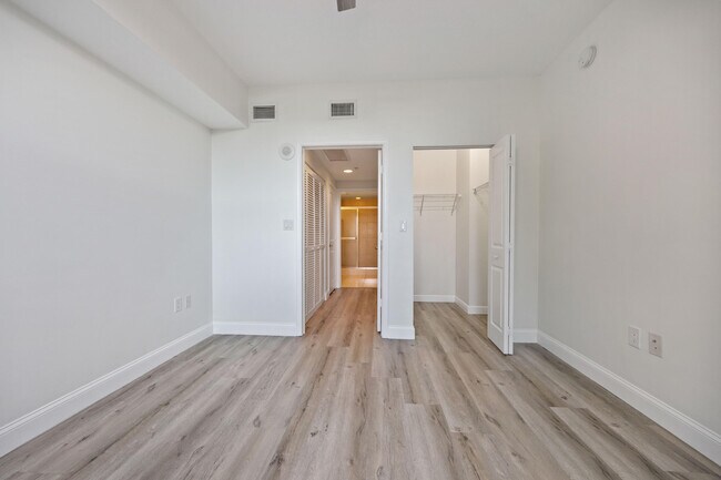 Building Photo - 350 N Federal Hwy