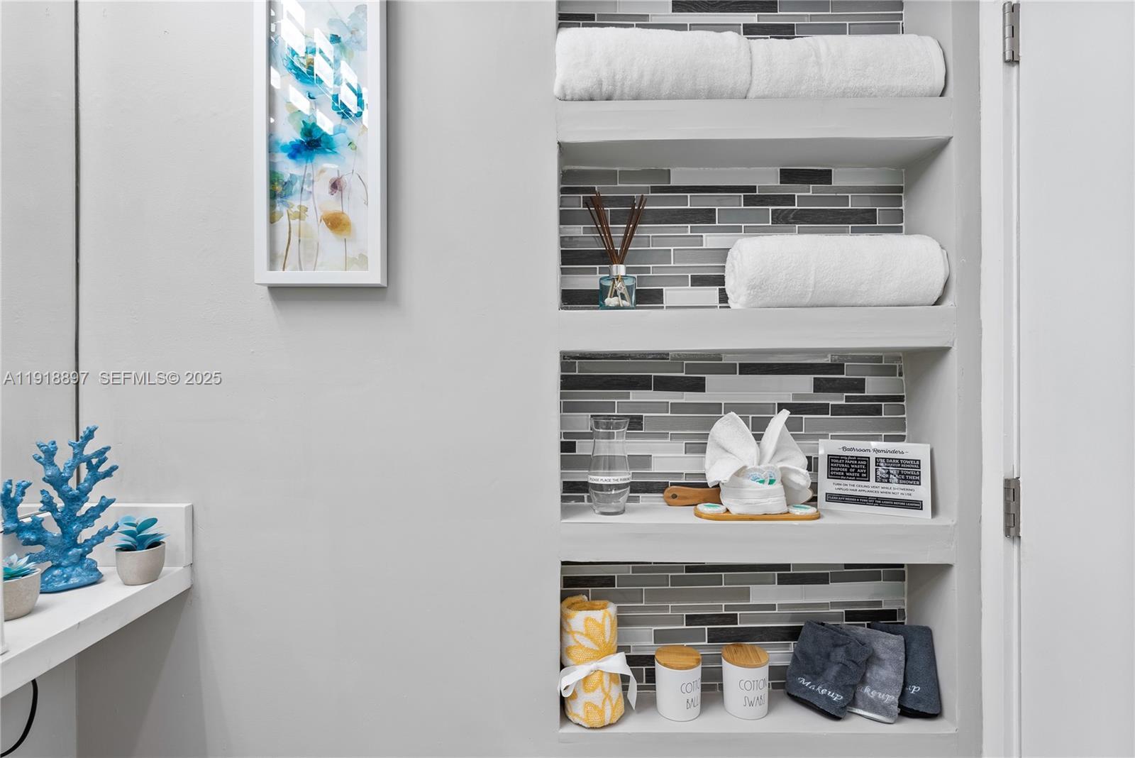 Building Photo - 2620 NE 15th St