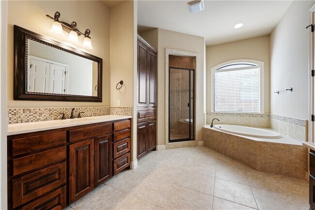 Building Photo - 1 Chandon Ln