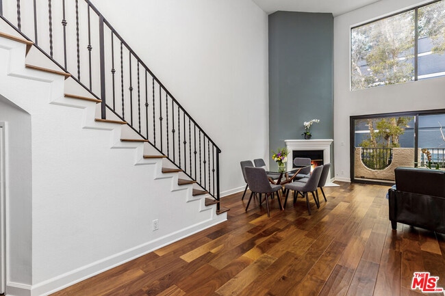 Building Photo - 1633 S Bentley Ave