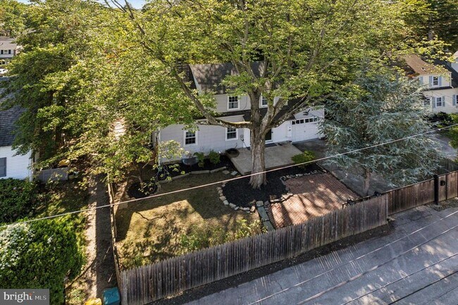 Building Photo - 433 Haverford Rd