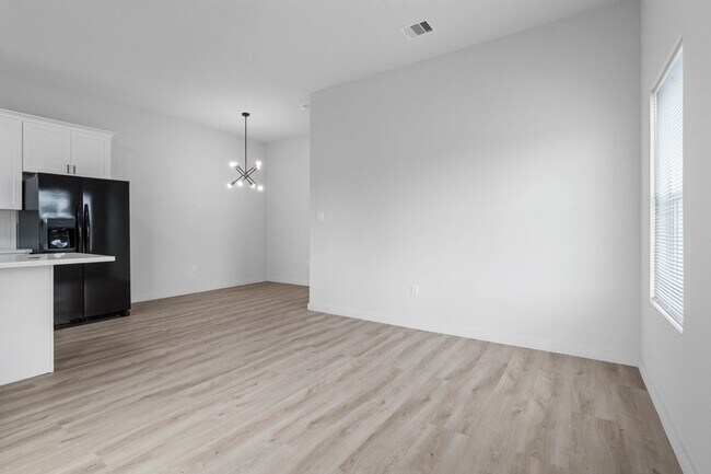 Building Photo - 9725 Kerr St