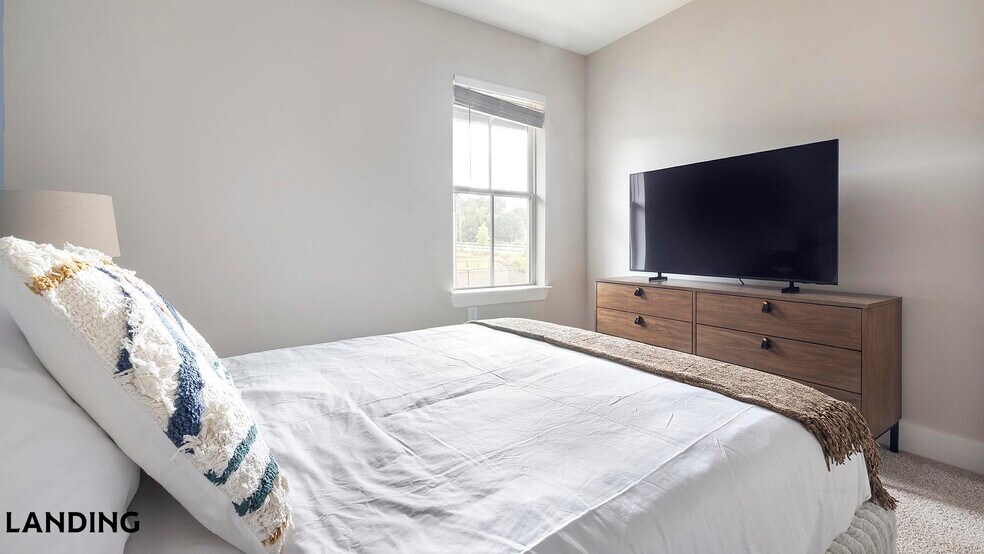 Building Photo - 1000 Forestview Dr