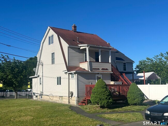 Building Photo - 2136 Barnum Ave