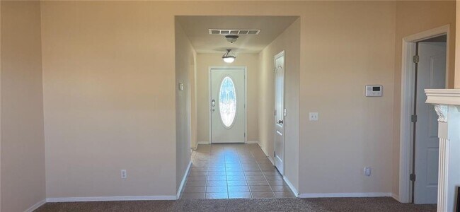 Building Photo - 201 Willow Dr