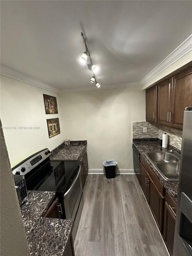 Building Photo - 210 172nd St