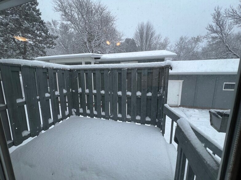 Building Photo - 604 Brown St