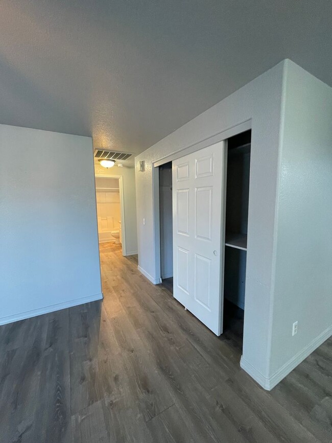 Building Photo - 1546-1548 Skyhawk Ridge