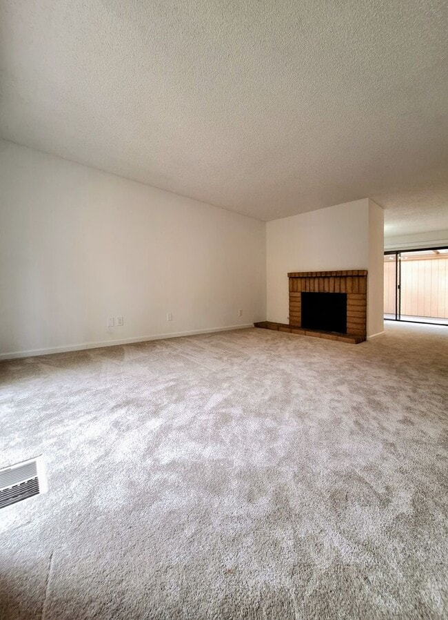 Building Photo - 14575 S Bascom Ave