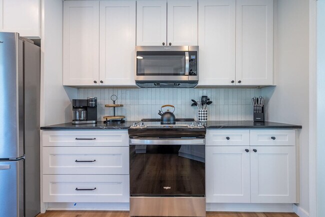 Building Photo - 18 Huntcliff Dr