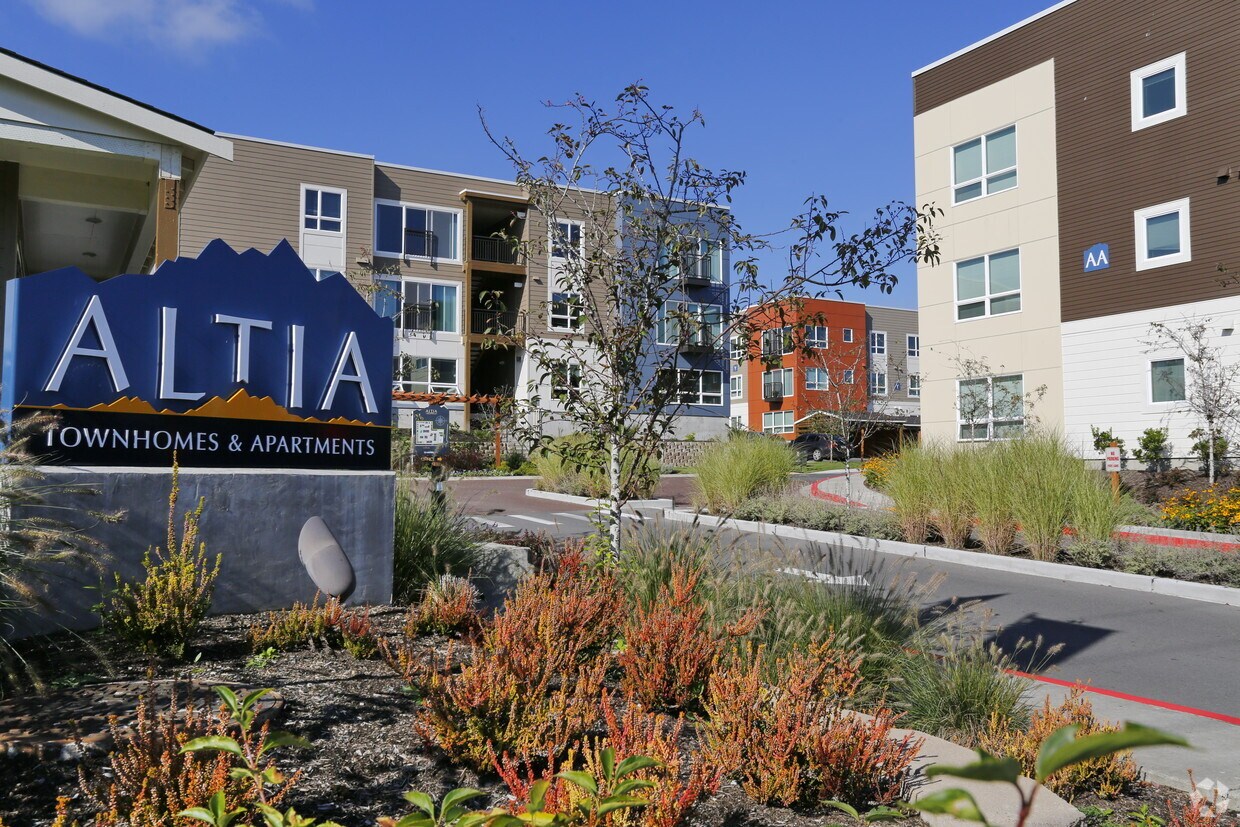 Altia Townhomes And Apartments Lynnwood Wa Apartment Finder