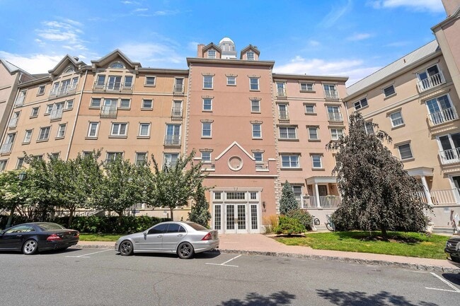 Building Photo - 110 Shearwater Ct E