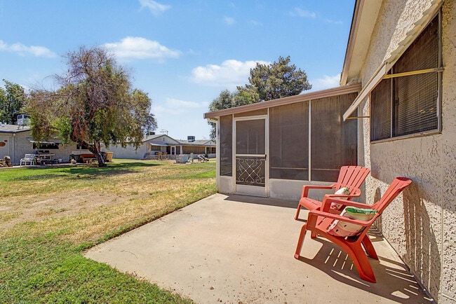 Building Photo - 10141 N 97th Dr