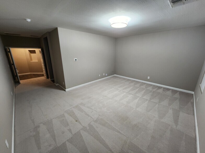 Master Bedroom - 4324 W Desert Ln
