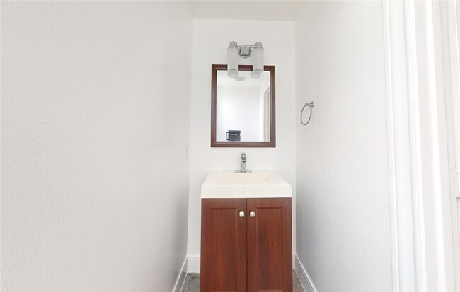 Building Photo - 328 Malone St