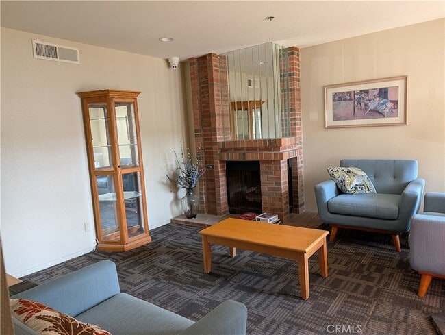 Building Photo - 301 N Ford Ave