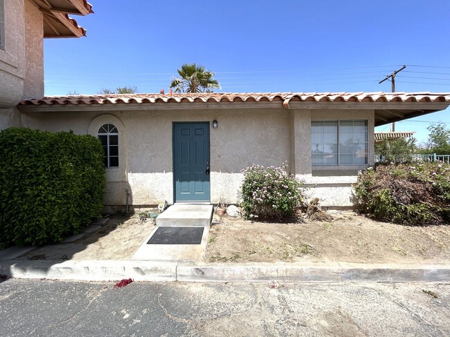 Building Photo - AVAILABLE NOW!! 2 Bed/2 Bath Apartment in ...