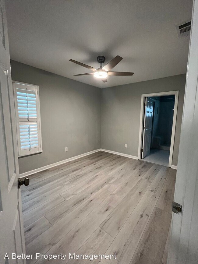 Building Photo - 3 br, 3 bath House - 717 Pinewood Dr