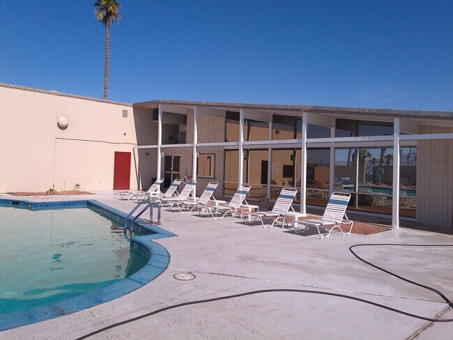 Building Photo - WInter Rental Oct to April 2026