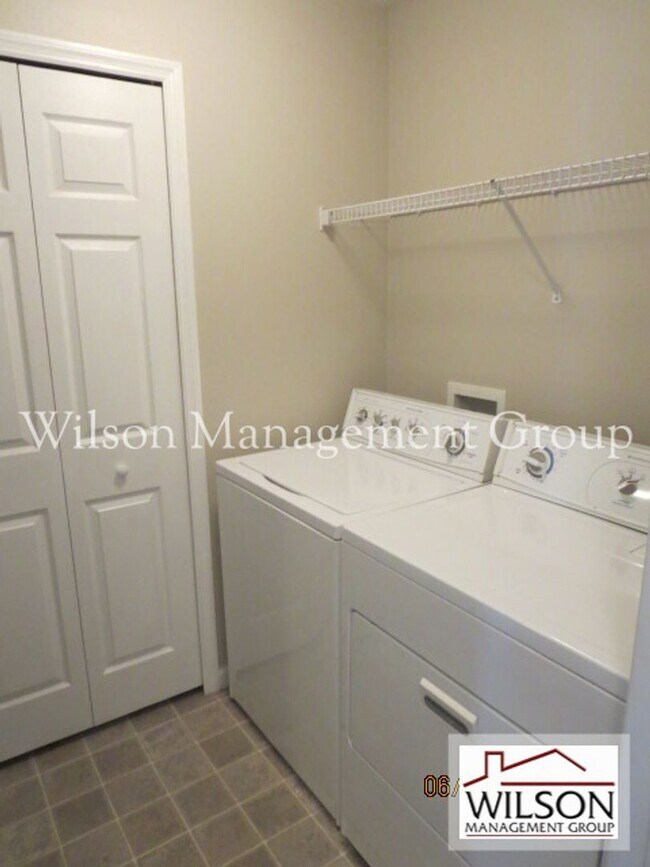 Building Photo - 4 br, 2 bath House - 1162 Snug Harbor Drive