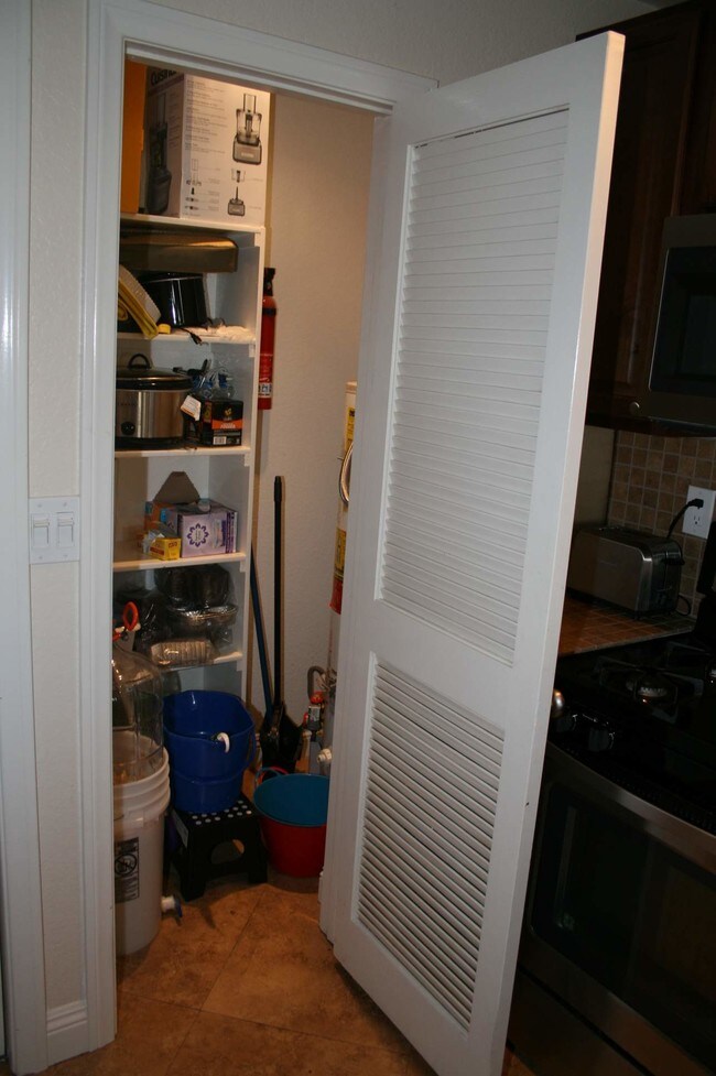 Building Photo - 33 Oxford