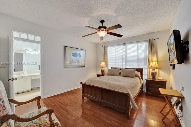 Building Photo - 1025 NW 105th Way