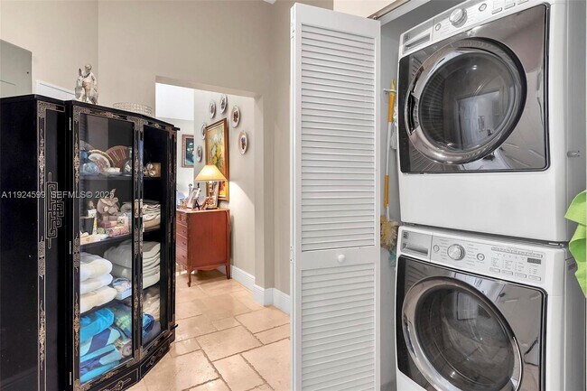 Building Photo - 8390 SW 72nd Ave