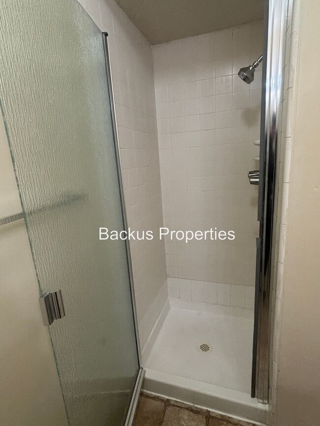Building Photo - 476 Belmont Dr