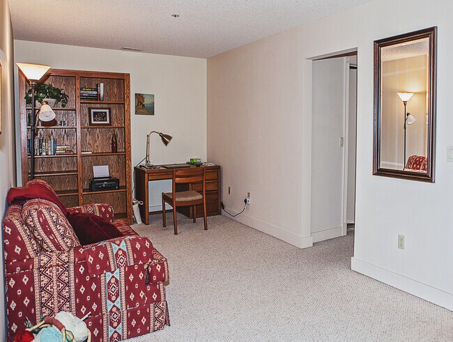 Building Photo - 301 N 1st St