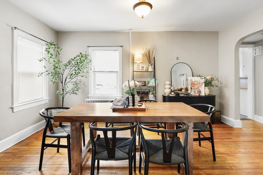 Building Photo - 37 Waverly Pl