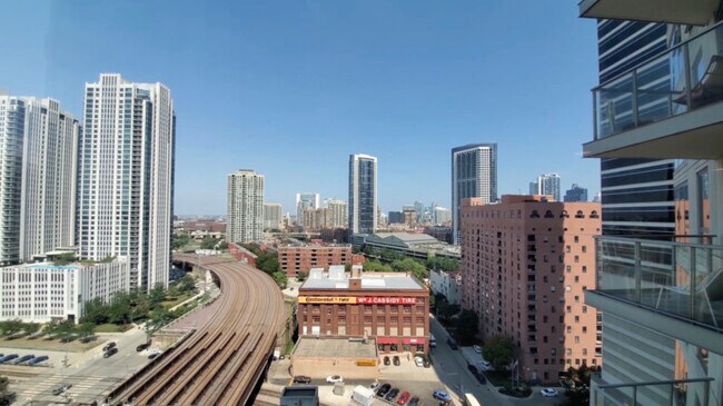 Building Photo - 306 N Canal St