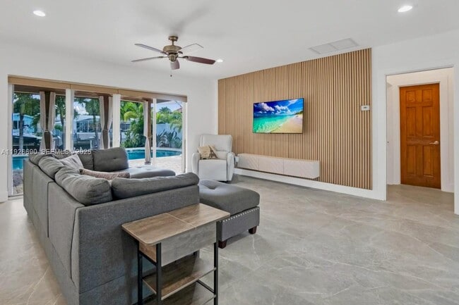 Building Photo - 1478 NE 57th St