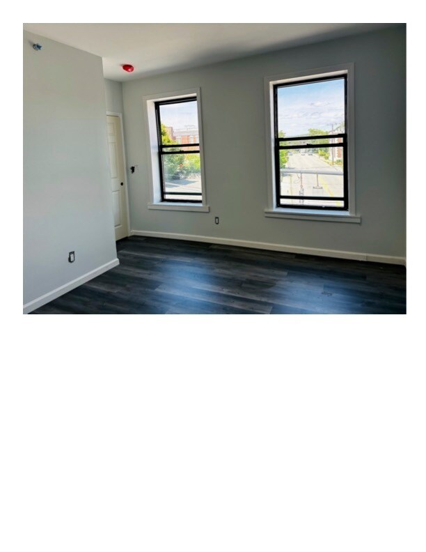 Building Photo - 63 Water St