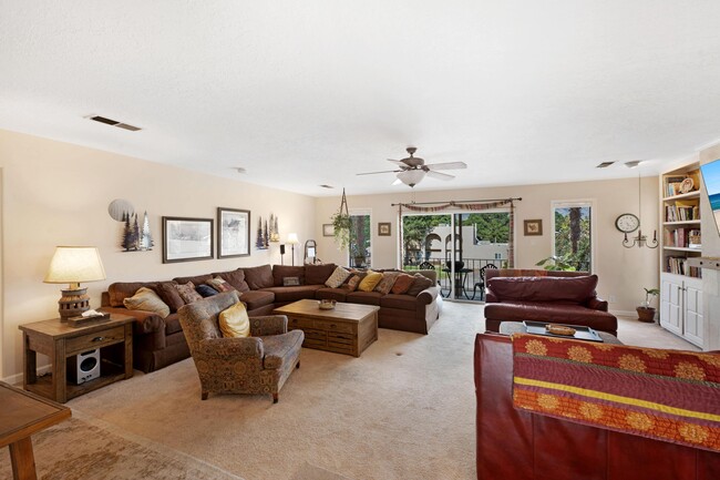 Building Photo - 3615 Horacio Ct NE