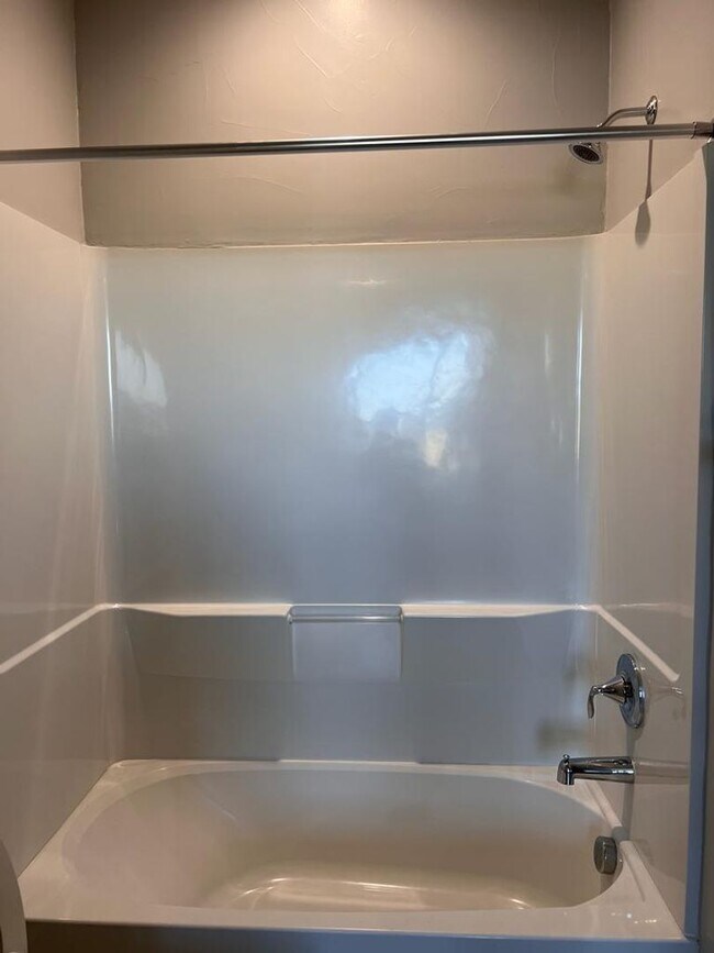 Building Photo - 1010 Mud Pie Ln