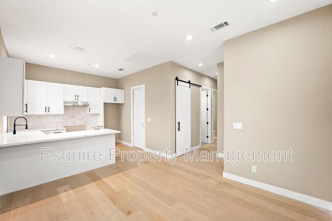 Building Photo - 549 Carty Dr