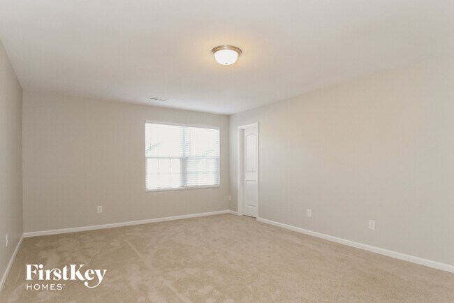Building Photo - 4725 Tuliptree Dr